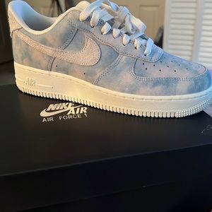 NWB!! Nike Air Force 1’s cloud!